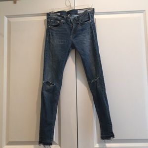 Mid rise skinny jean